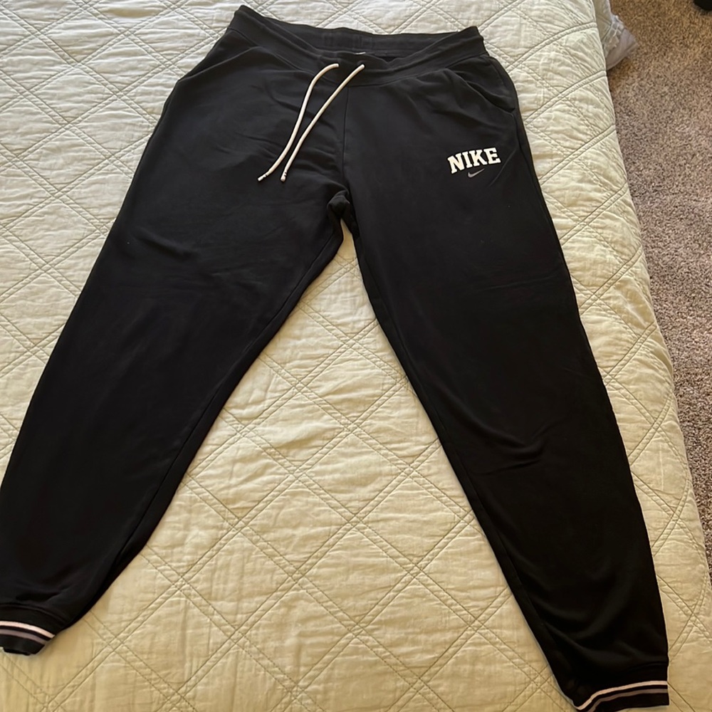 Nike Sweatpant-Medium